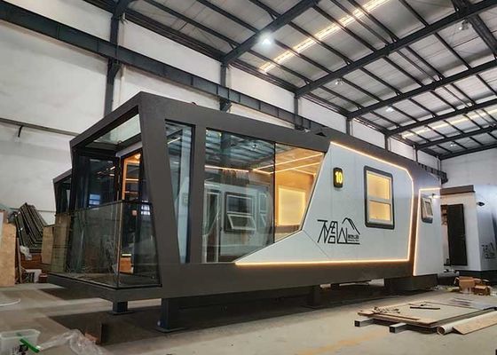Capsula prefabbricata di lusso con telaio in acciaio leggero Edificio piccolo Casa portatile su ruote