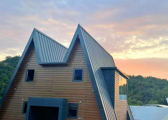 Cabine prefabbricate Lodge con vasca idromassaggio Inquadratura in acciaio leggero Bella casa di legno Resort Bunglalow