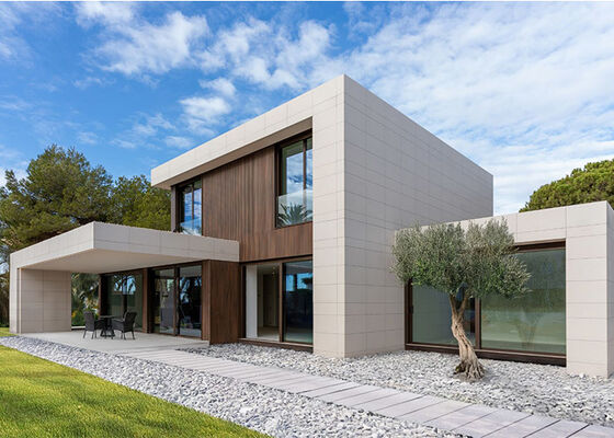 Villa prefabbricata di lusso con 4 camere da letto e piscina | Casa in acciaio leggero certificata ICC-ES